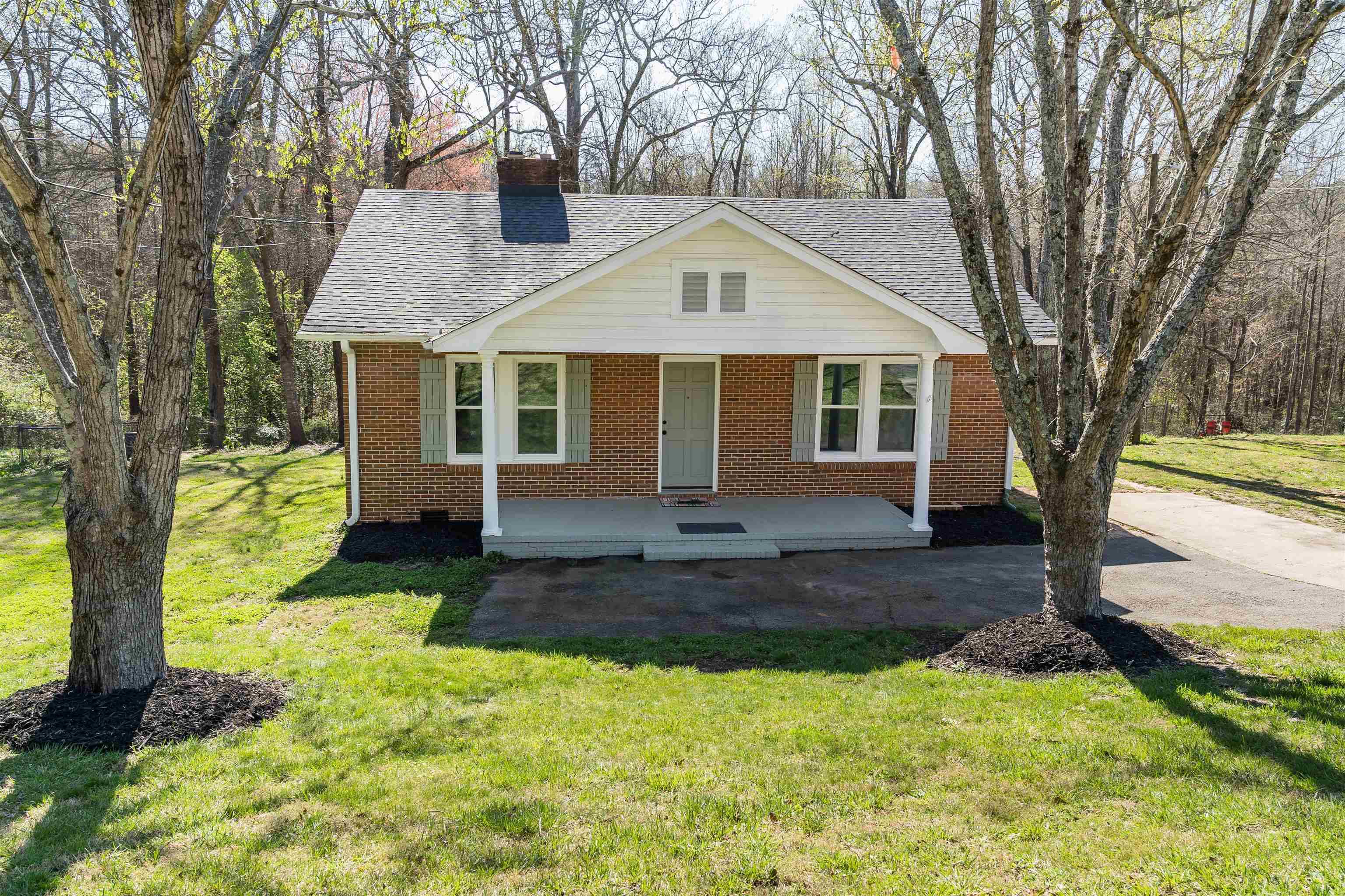 Greenville, SC 29611,27 Maxie AVE