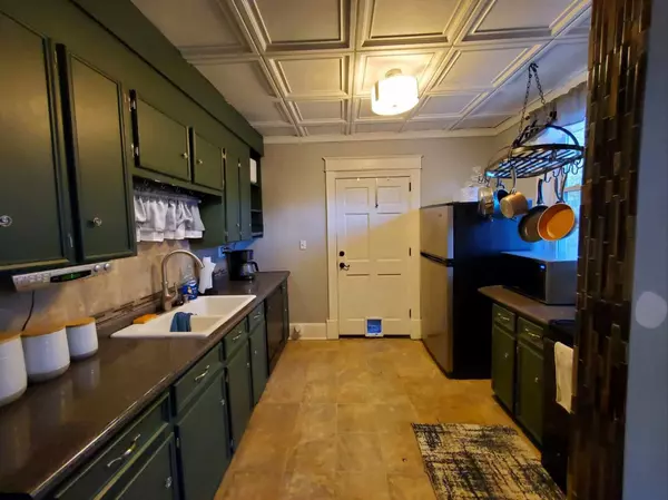 Laurens, SC 29360,61 Scott ST