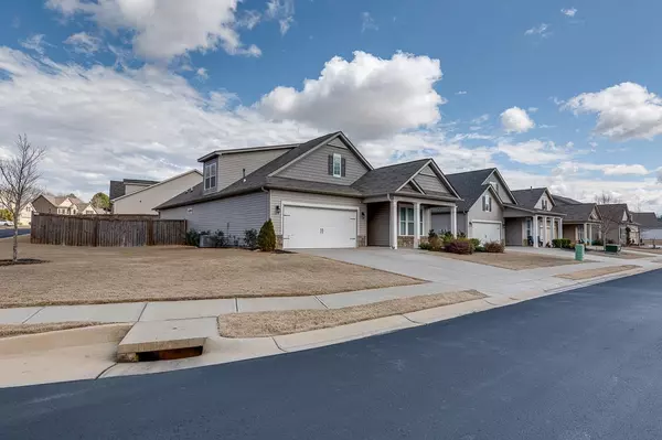 Duncan, SC 29334,401 Meadowpark LN