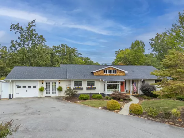 275 W Durham ST, Landrum, SC 29356