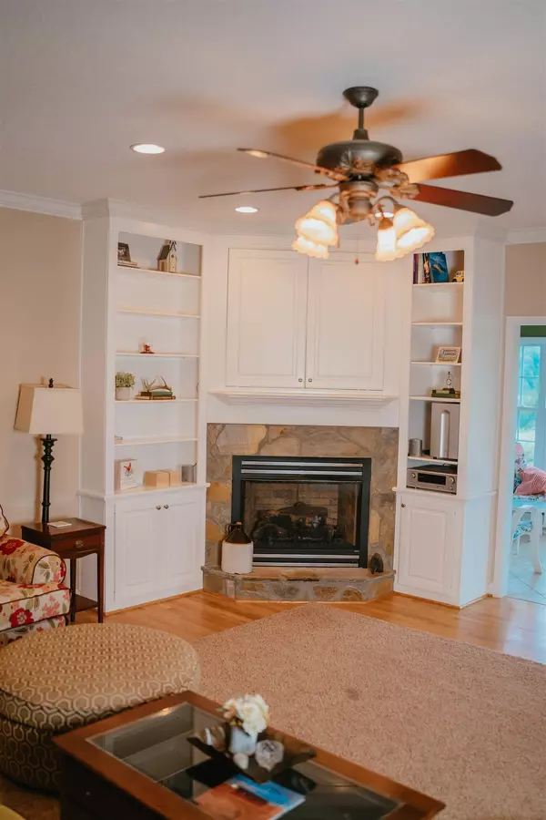 Landrum, SC 29356,250 Fairview Farms DR