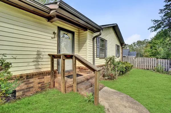 207 Berea Forest CIR, Greenville, SC 29617