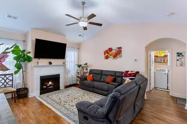 Duncan, SC 29334,752 Silver Pines LN