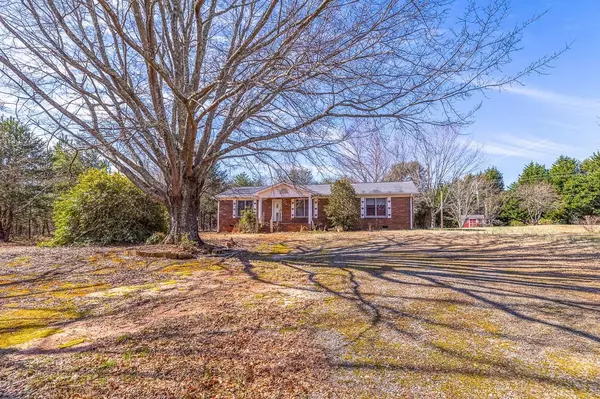 241 Lockhart CIR, Landrum, SC 29356