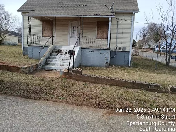 5 Smythe St ST, Spartanburg, SC 29301
