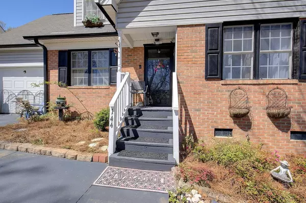 Spartanburg, SC 29303,144 Harvin ST
