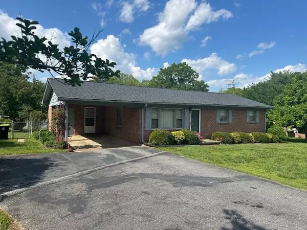 105 E Crestview ST, Landrum, SC 29356