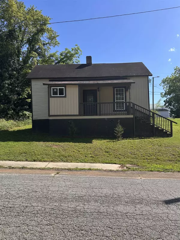 414 Poole St,  Woodruff,  SC 29388