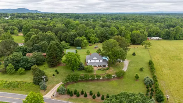 251 W McElhaney RD, Taylors, SC 29687