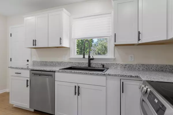 Greenville, SC 29607,8 Harris LN