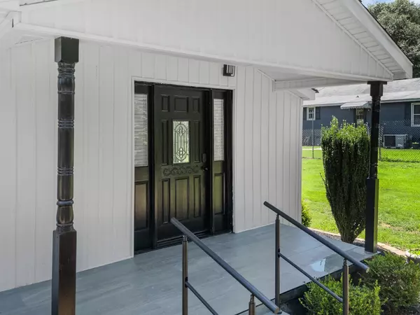 Wellford, SC 29385,116 Dodd ST