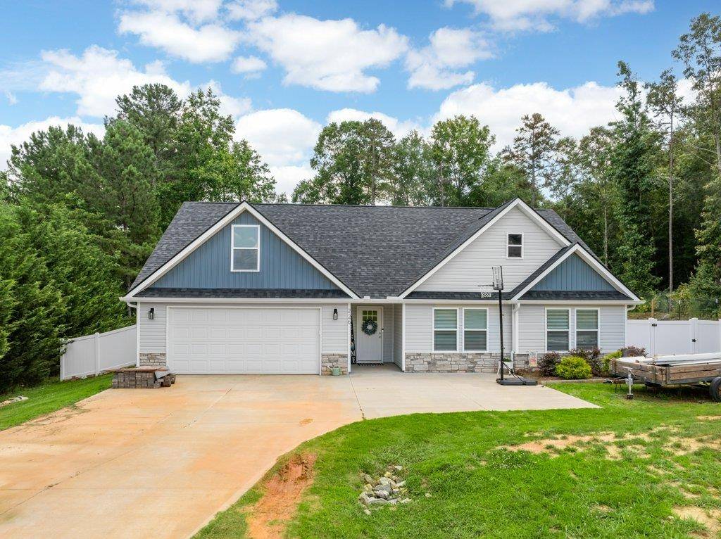 226 Oak Brook LN, Gaffney, SC 29341