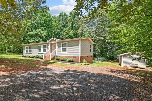 Wellford, SC 29385,223 Red Oak DR