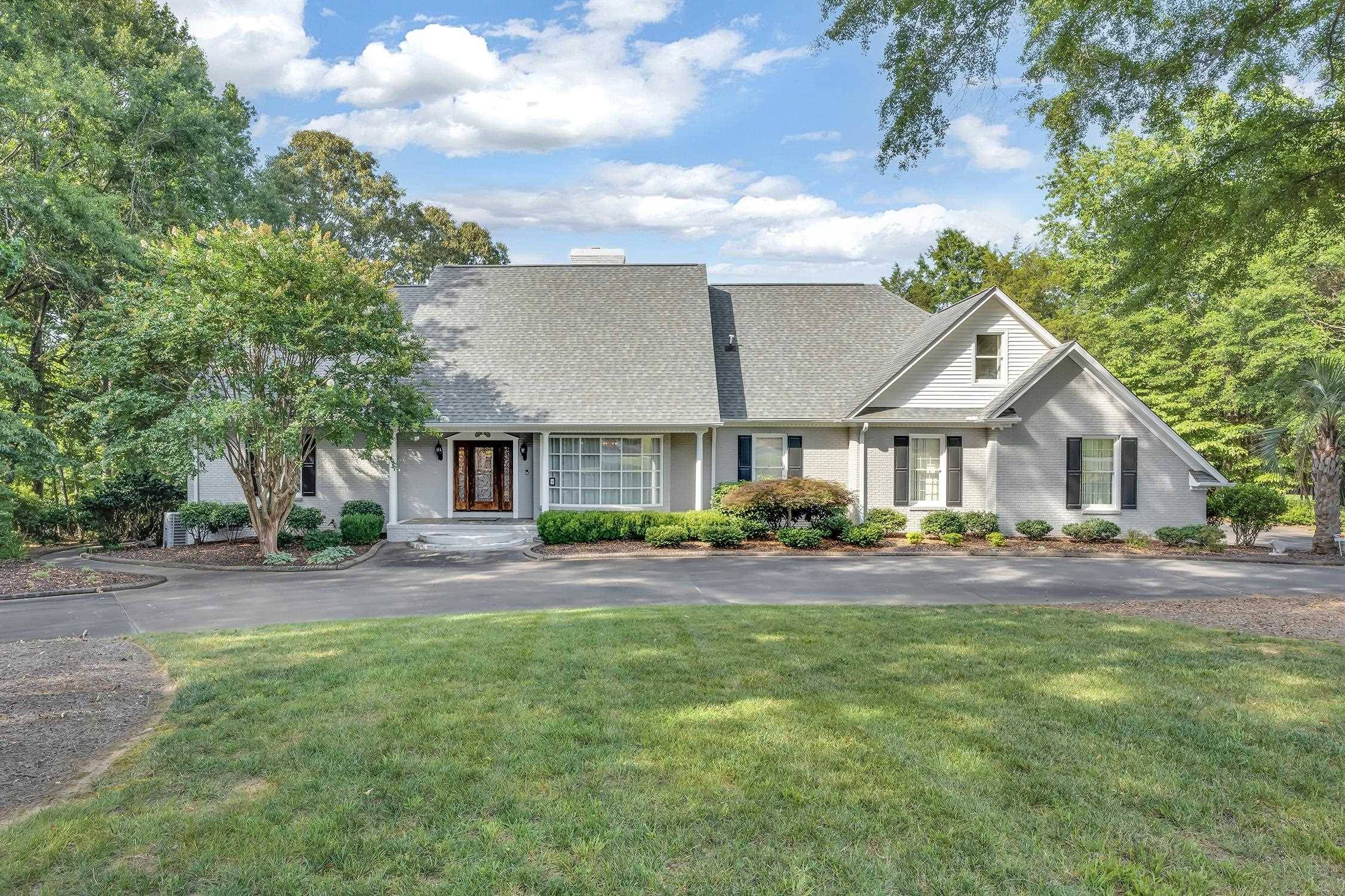 207 Carolina Club Drive, Spartanburg, SC 29306