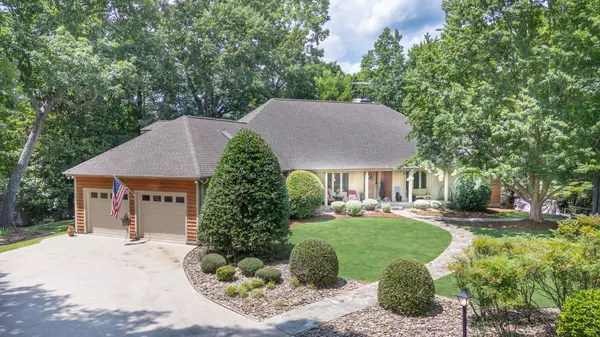 270 Foxwood DR, Tryon, NC 28782