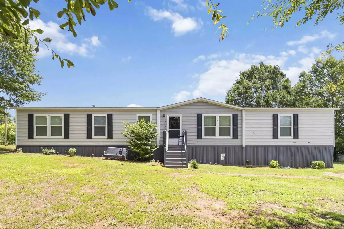 Wellford, SC 29385,502 Shiloh Church RD