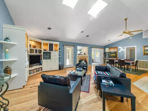 Landrum, SC 29356,1517 & 1519 Rutherford ST