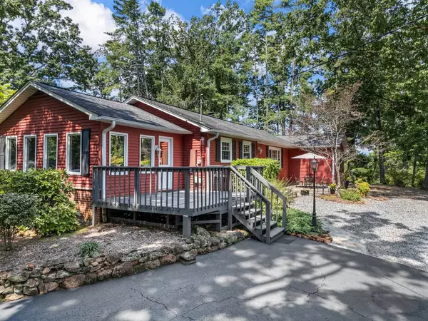 233 W Durham ST, Landrum, SC 29356