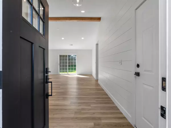 Roebuck, SC 29376,203 Basswood DR