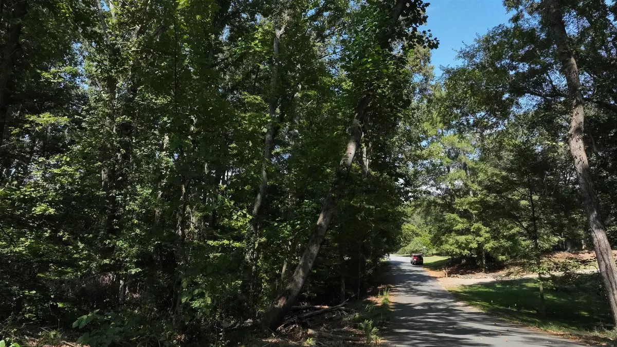 Roebuck, SC 29376,221 Brookfield RD