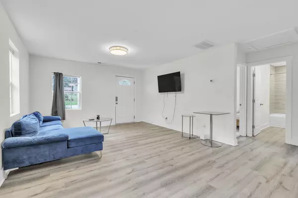 Greenville, SC 29611,34 Jamison ST