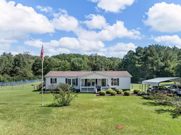 250 Cemetery RD, Cowpens, SC 29323