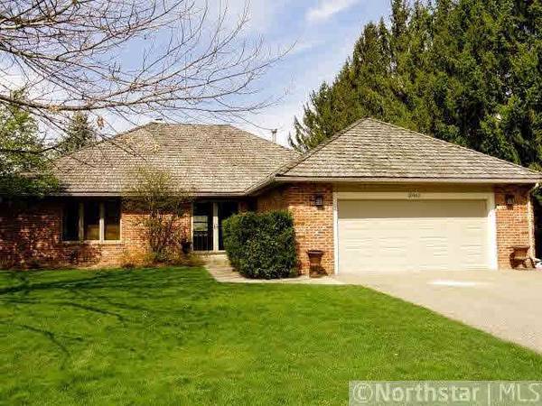 10963 Spoon Ridge, Eden Prairie, MN 55347
