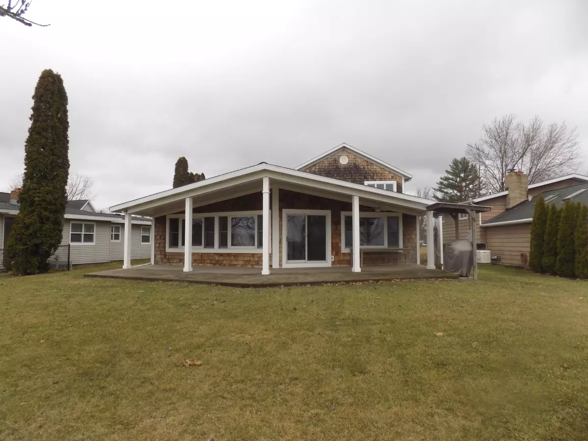 Beaverton, MI 48612,301 Island DR Drive