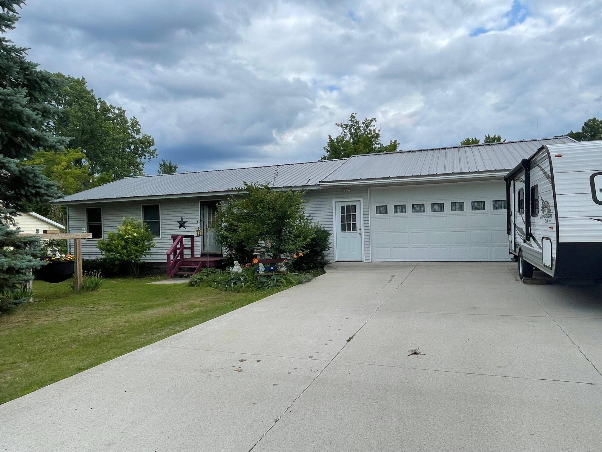 107 Ferris ST Street, Houghton Lake Heights, MI 48630