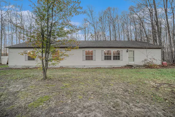 670 Pearl LN Lane, Gaylord, MI 49735