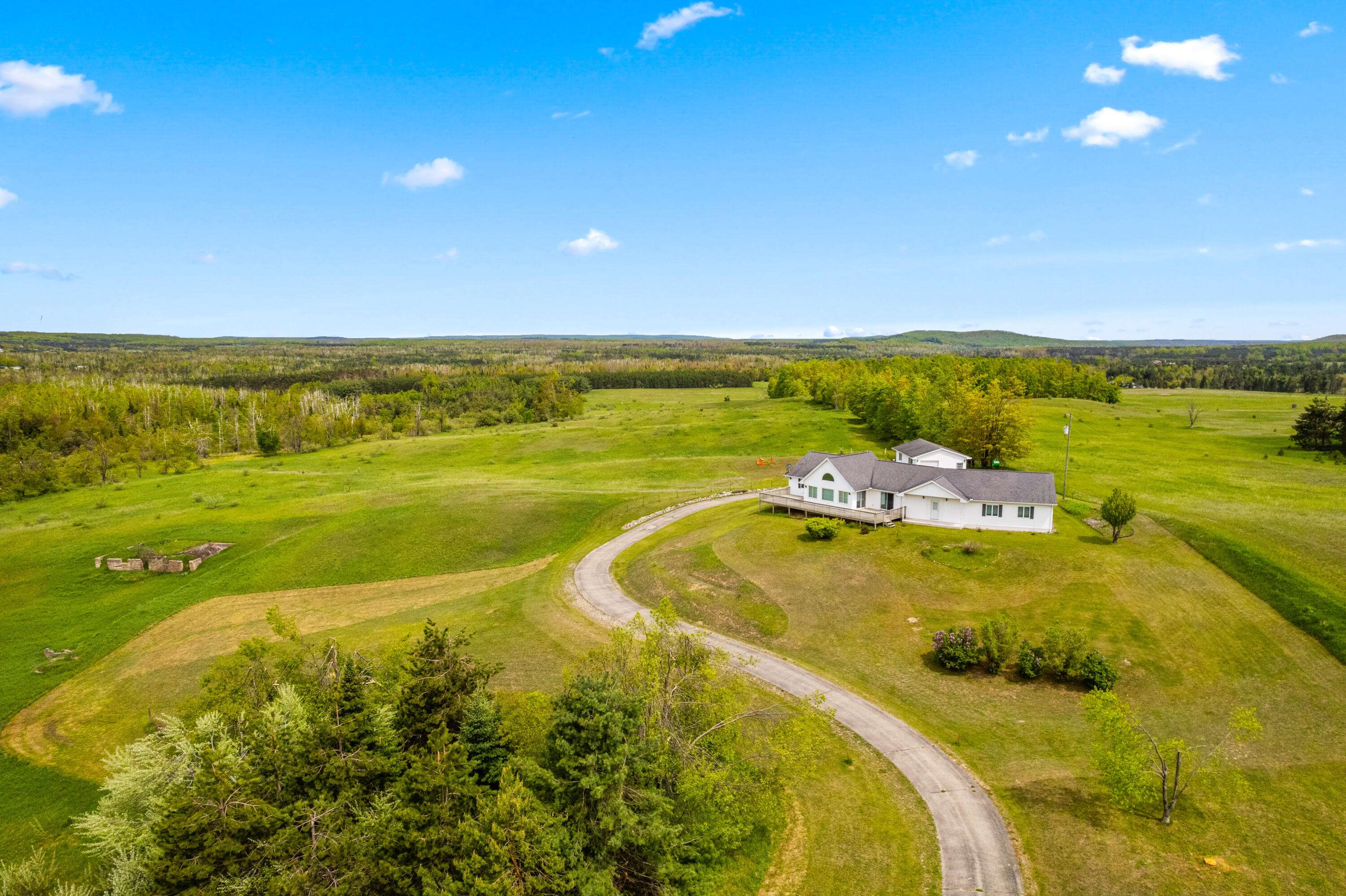 2180 Poquette RD Road, Gaylord, MI 49735