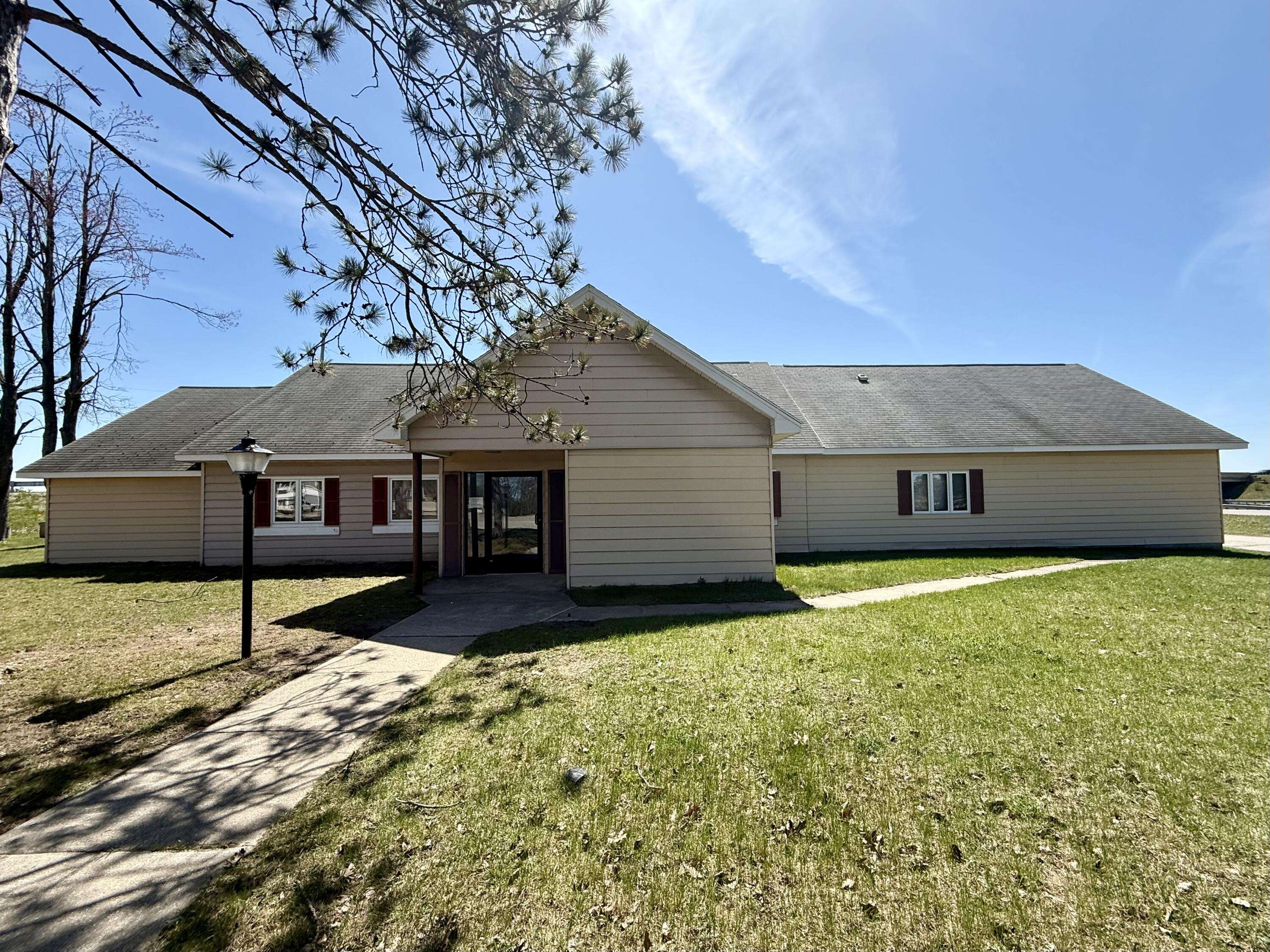 2946 S Old US Hwy 27, Gaylord, MI 49735