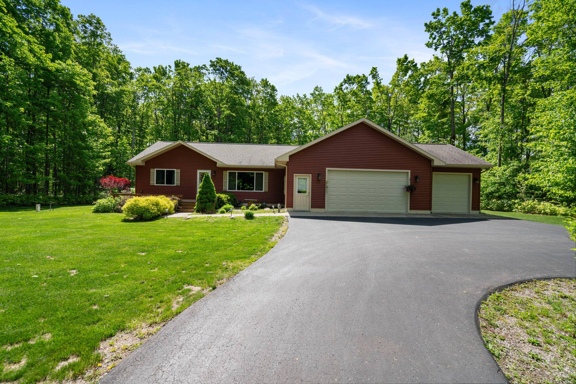 11193 Hassler Woods TRL Trail, Alanson, MI 49706