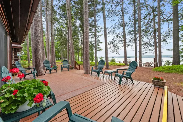 Roscommon, MI 48653,100 Flag Point DR Drive