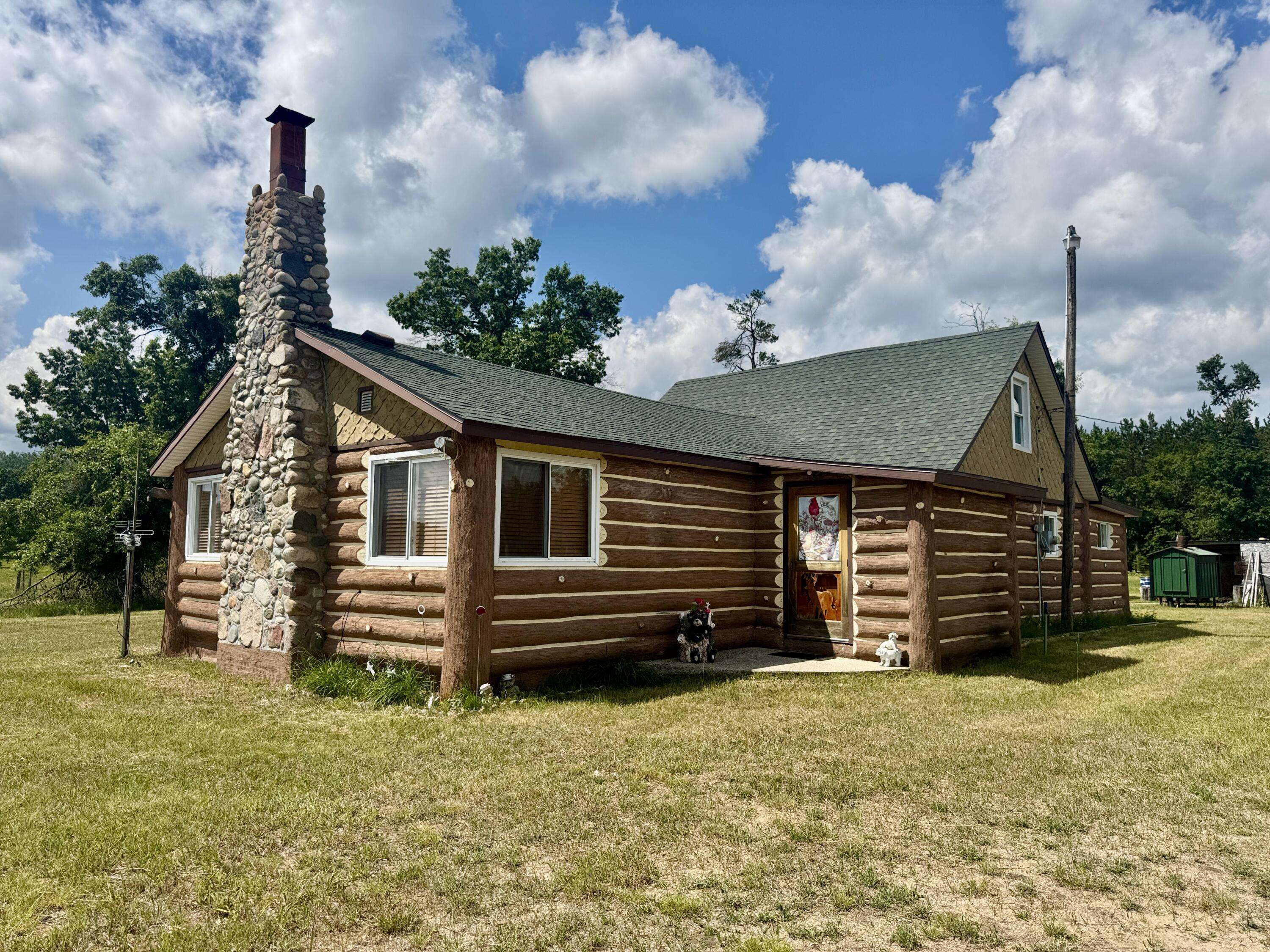 2142 Eaton TRL Trail, Grayling, MI 49738