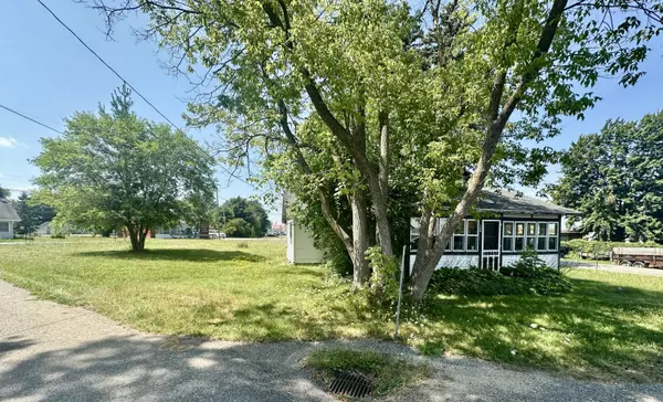 Houghton Lake, MI 48629,105 Hubbard ST Street