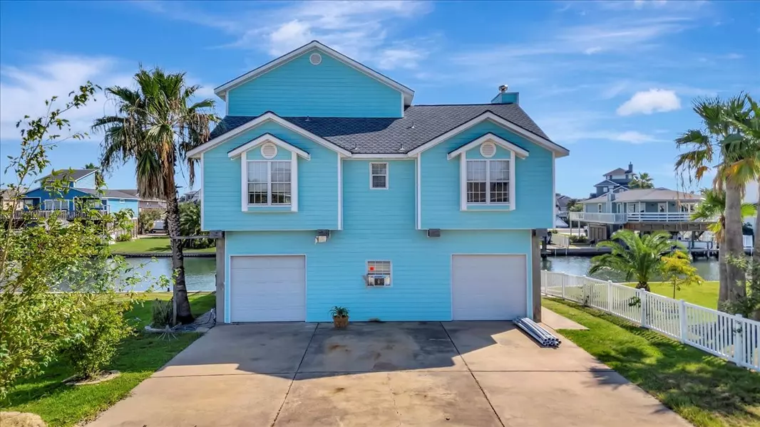 1319 Hawaii DR, Galveston, TX 77554