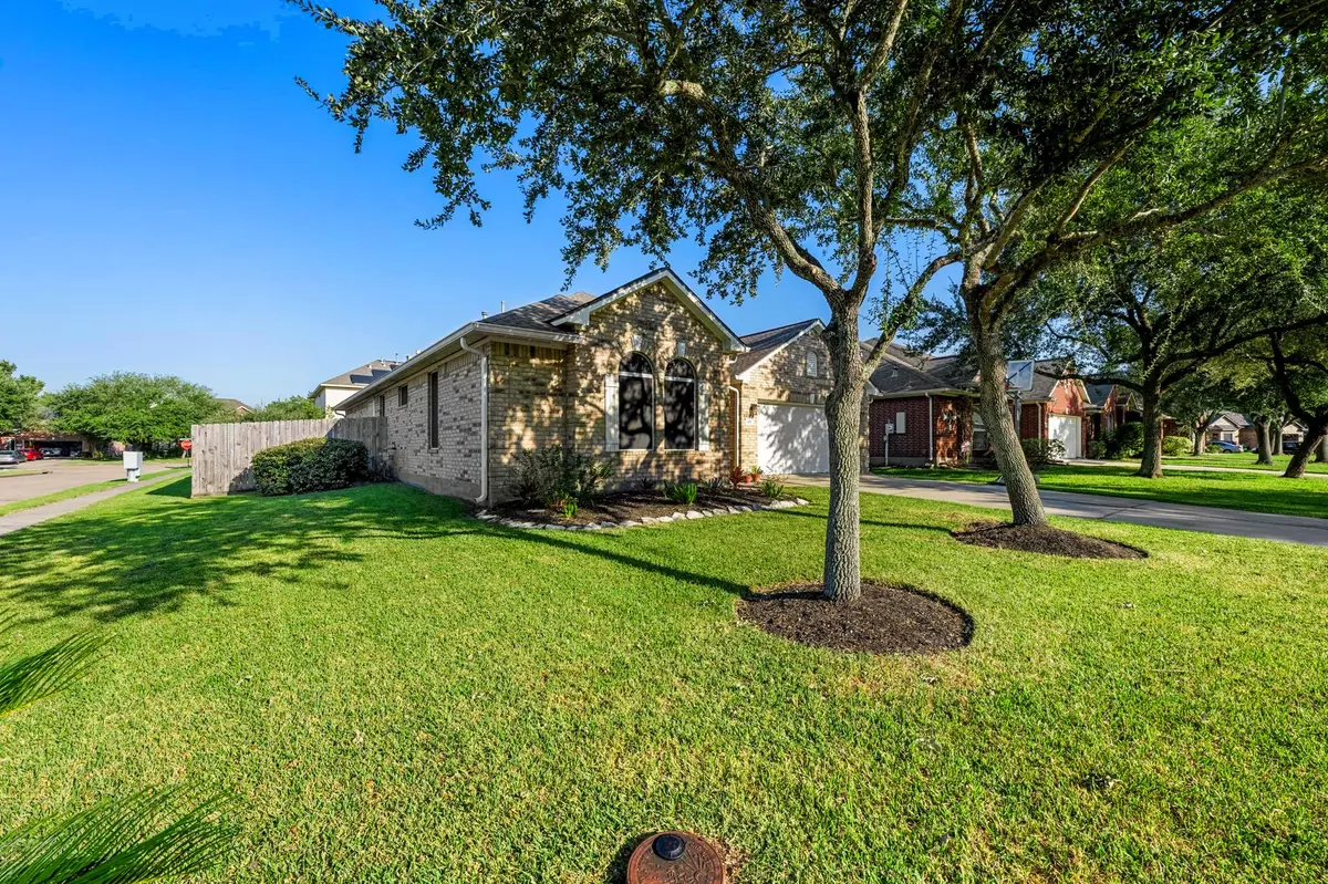 League City, TX 77573,301 Lark Hollow LN