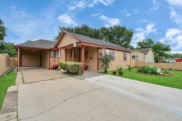 909 Whitaker AVE,  Pasadena,  TX 77506