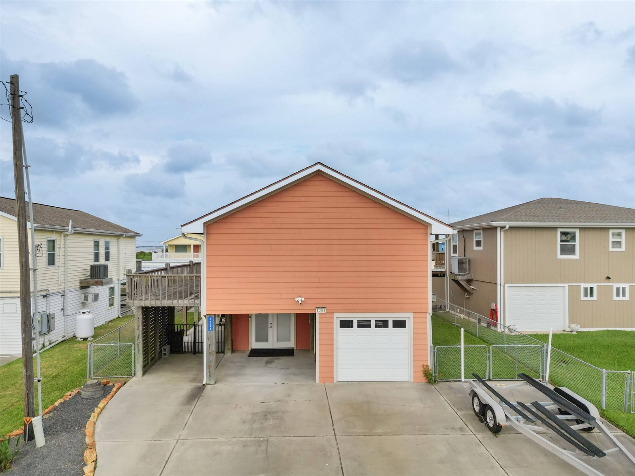 1354 Boyt RD, Port Bolivar, TX 77650