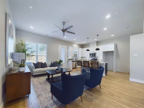 Houston, TX 77091,5020 Broom ST