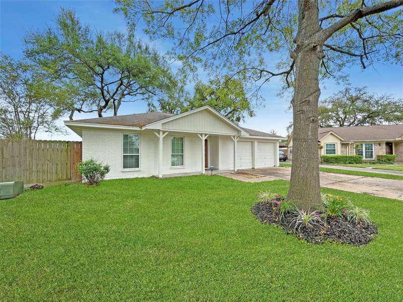 9603 Philmont DR, Houston, TX 77080
