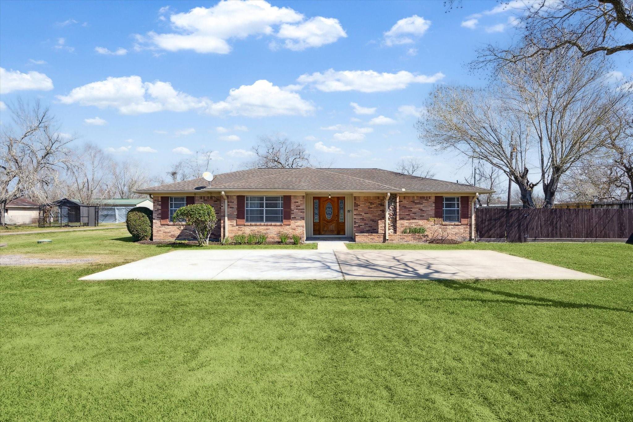 17019 Mclean RD, Pearland, TX 77584