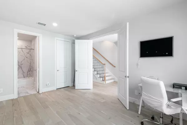 Houston, TX 77008,1208 Timbergrove Park ST