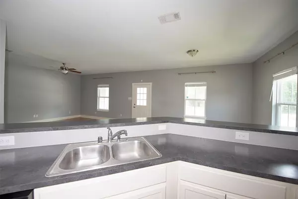 Alvin, TX 77511,1612 W Willis ST