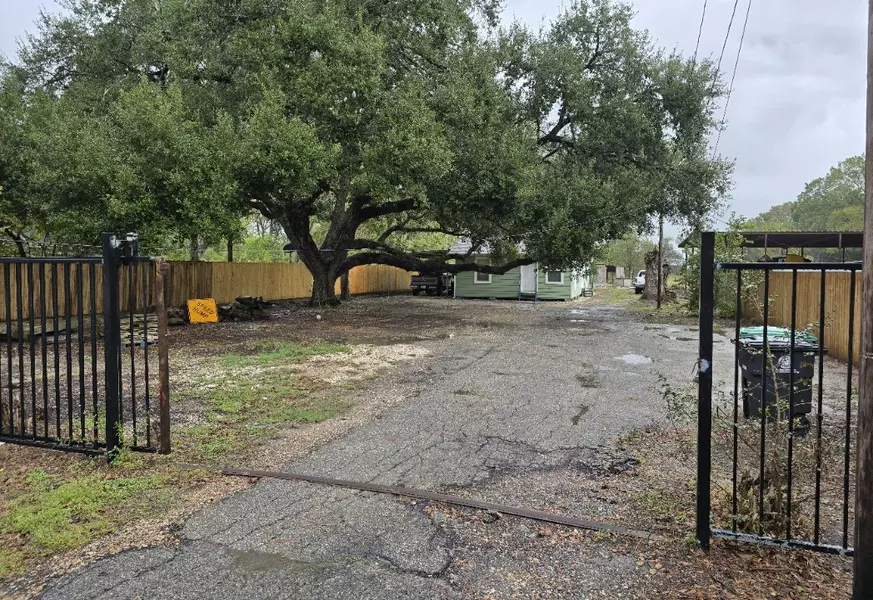 13609 Hooper RD, Houston, TX 77047