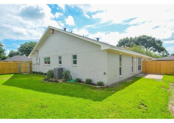 6315 Bowers ST, Wallis, TX 77485
