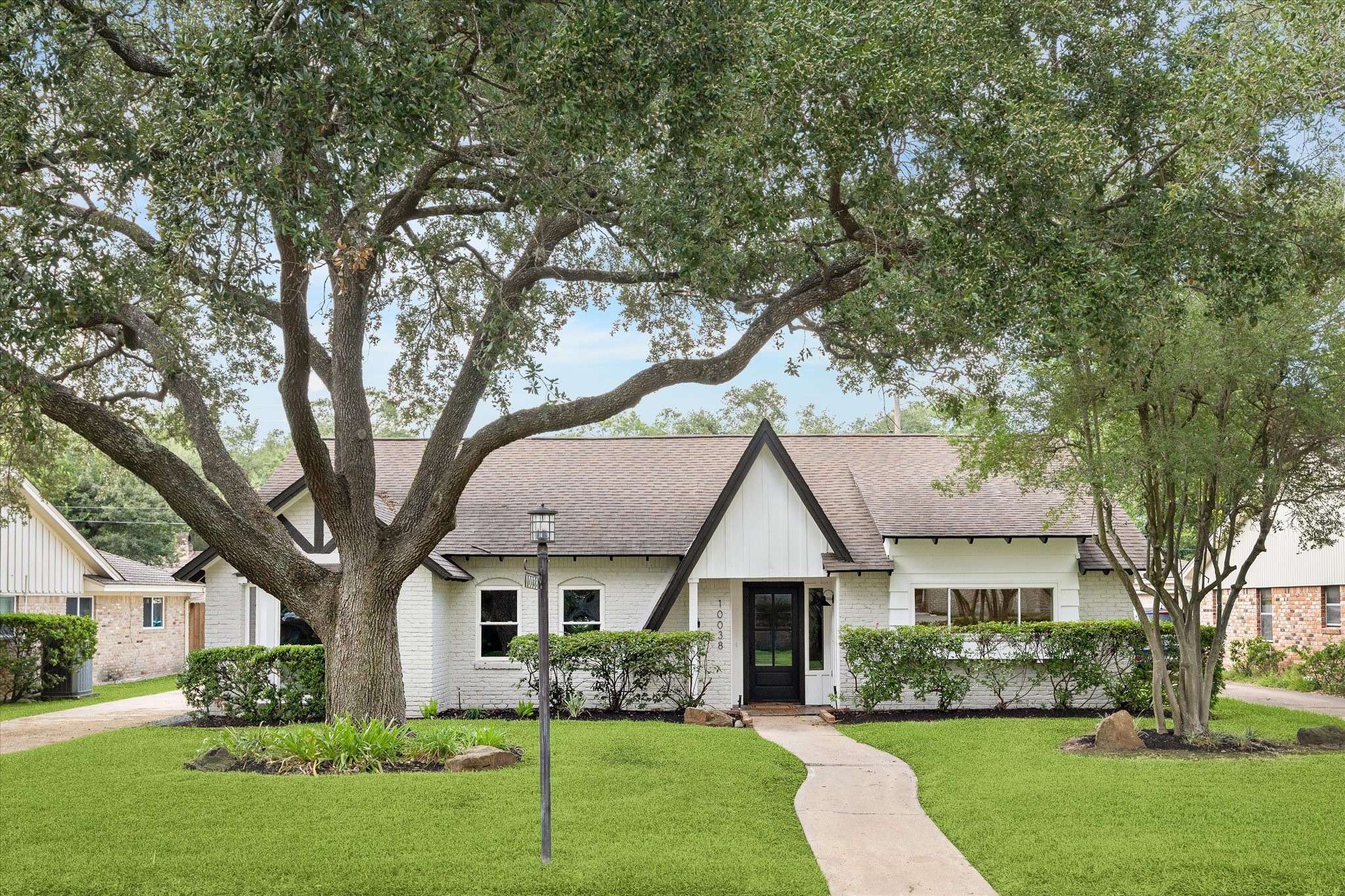 10038 Locke LN, Houston, TX 77042