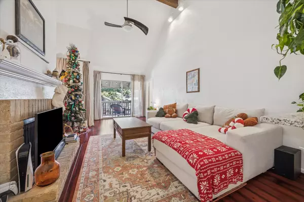 2100 Tanglewilde ST #318, Houston, TX 77063