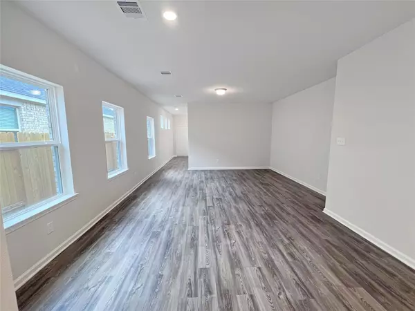 Houston, TX 77053,15435 Foresail LN